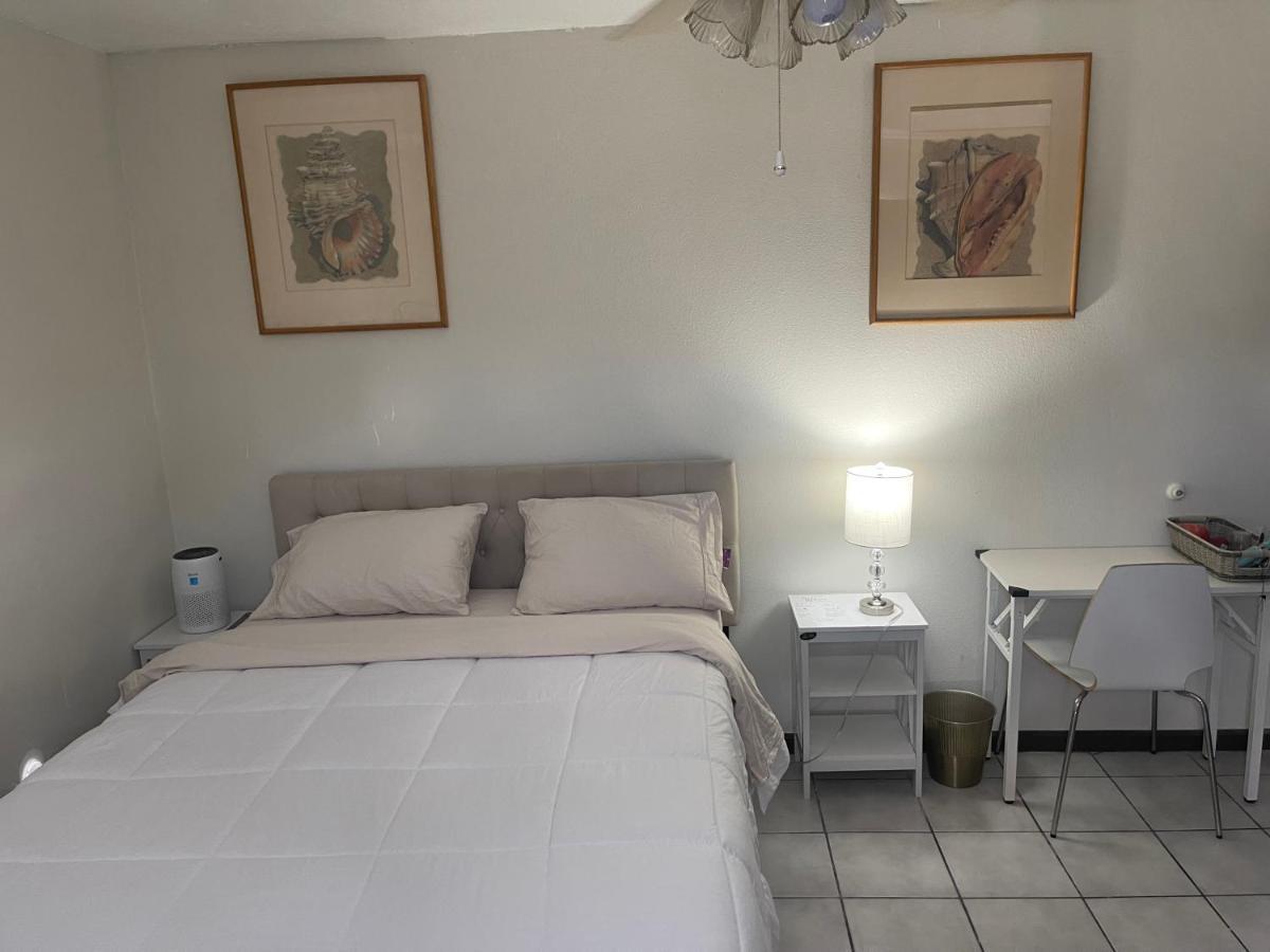 Homestay Cozy Tropics Hollywood